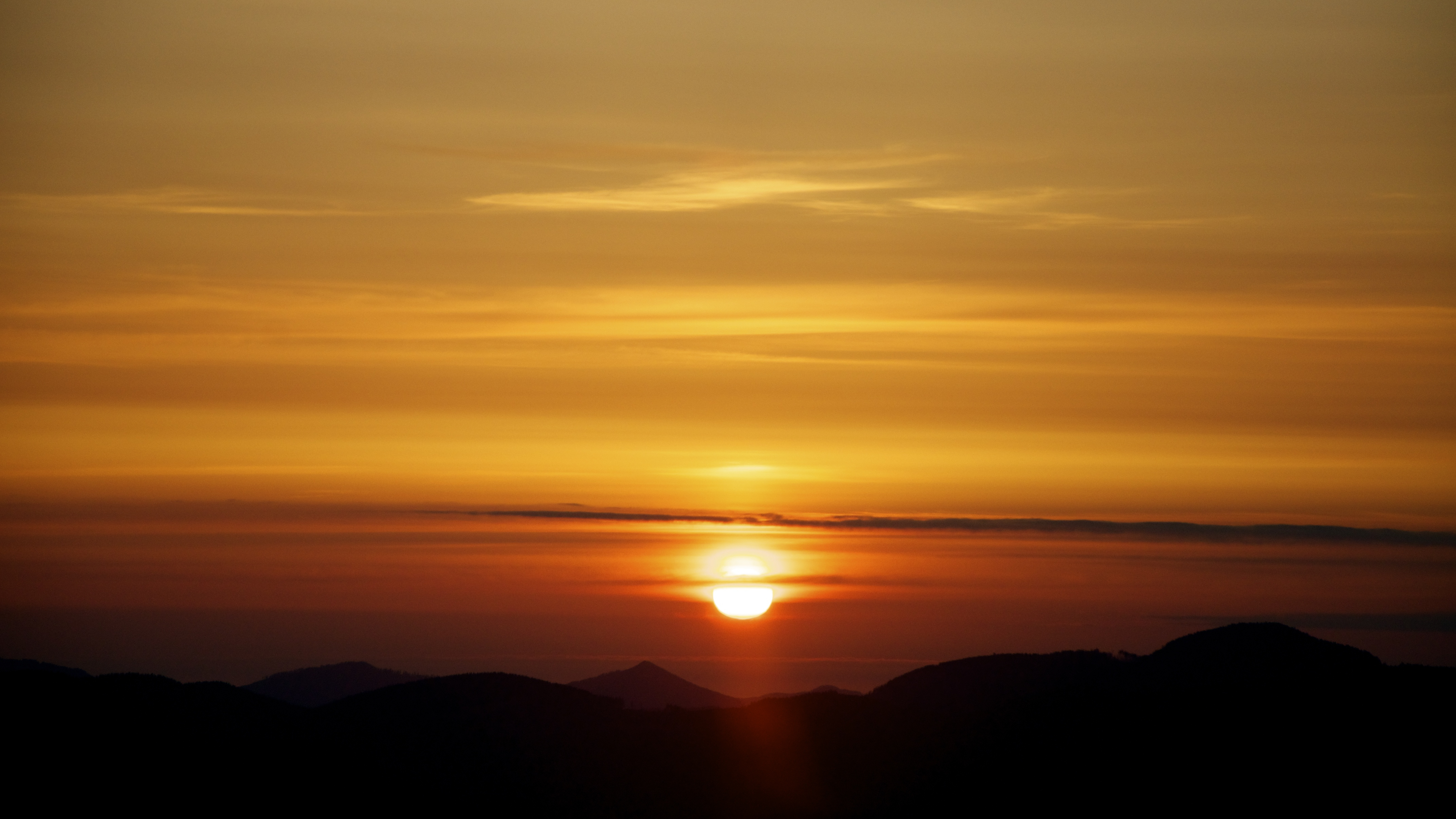 Setting Sun over the Oregon Coastal Range from HFC's Cessna 182